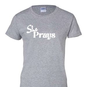 She Prays 100% cotton, custom color Vinyl t-shirt, short-sleeved, Casual wear